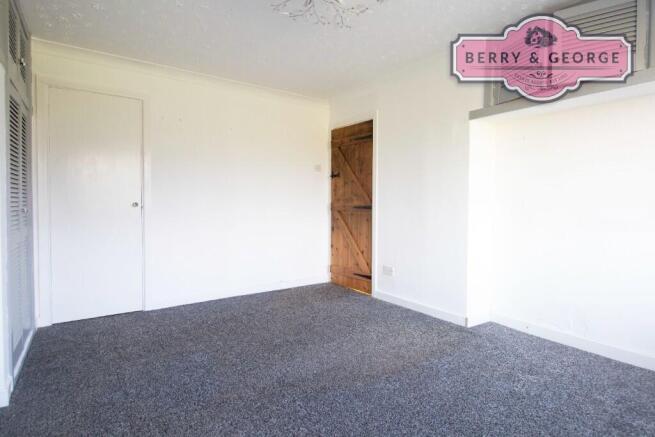 MAIN BEDROOM