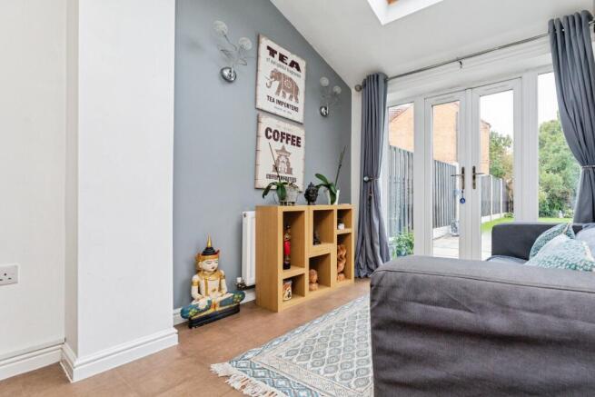 4 bed Semi-Detached for sale Image 9