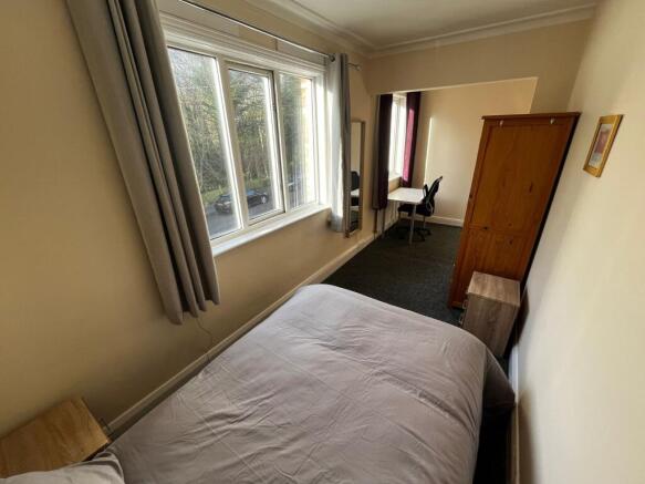 5 bed Terraced to rent Image 9