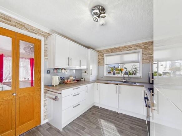 2 bed Park Home for sale Image 8