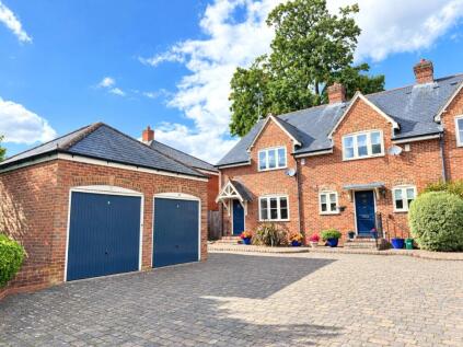 Swan Court, Hartley Wintney, Hook, RG27