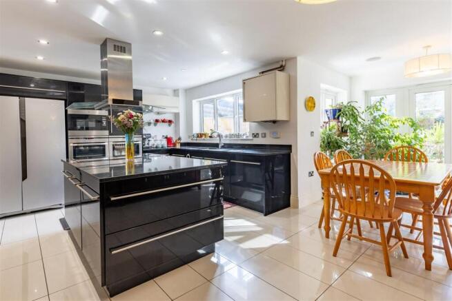 1 Kings wood (16).jpg