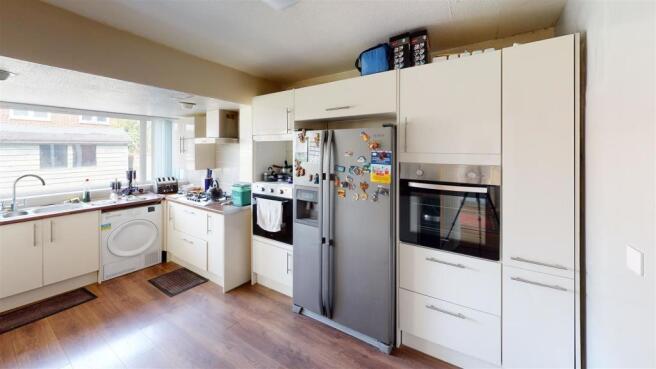 31-Windmill-Close-Kitchen.jpg