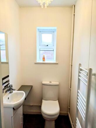 Cloakroom/wc