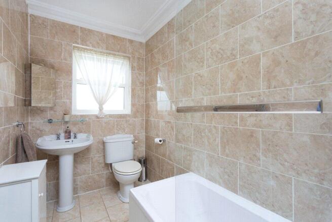 4 bed Detached for sale Image 11