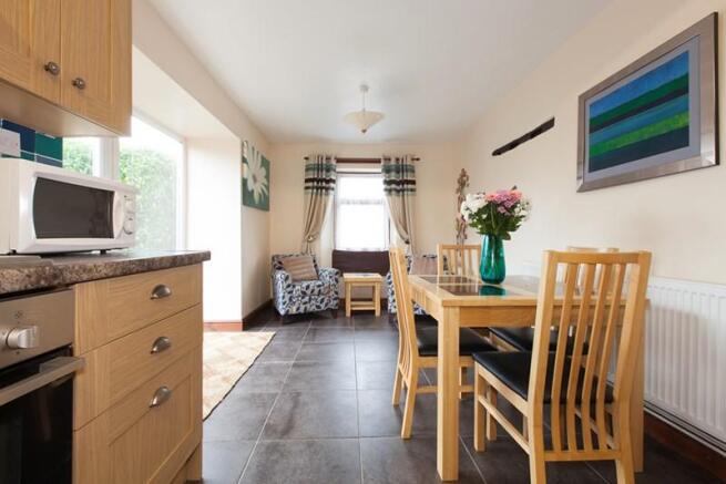 Kitchen / dini...