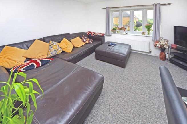 Ayres Drive, Bloxham, Banbury, OX15 photo 4