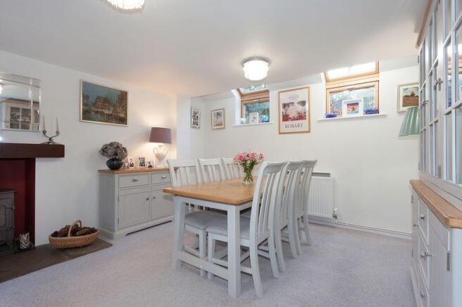 FAMILY DINING ROOM 