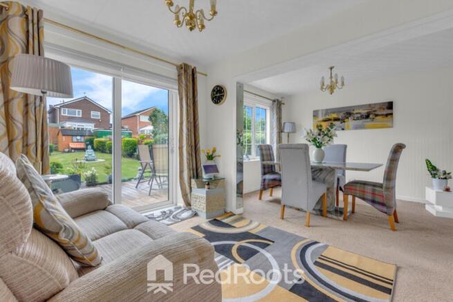 4 bed Detached for sale Image 5