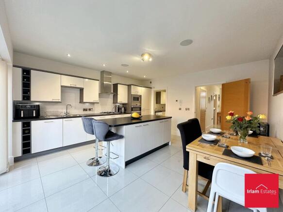 KITCHEN/DINER