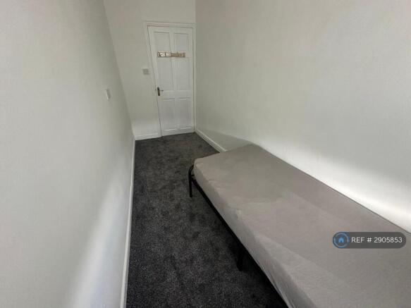 1 bed House Share to rent Image 7