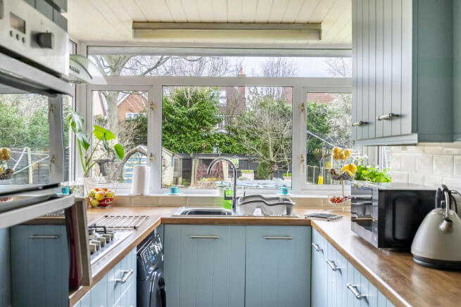 4 bed Semi-Detached for sale Image 6