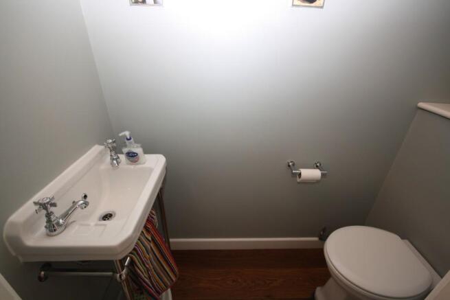 DS Cloakroom 