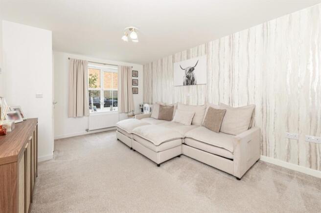 Fieldway Rise, Netherton, Huddersfield photo 4