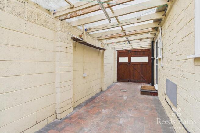 3 bed Semi-Detached for sale Image 8