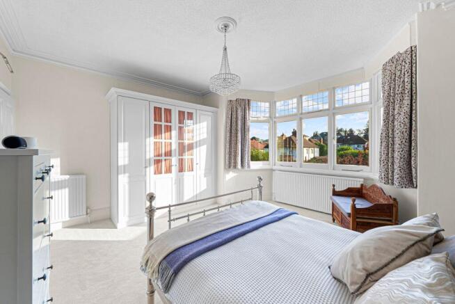 5 bed House for sale Image 11