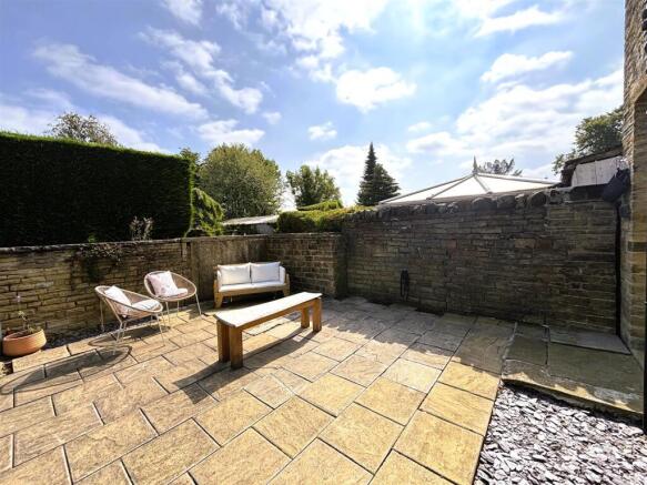 3 bed Terraced for sale Image 6