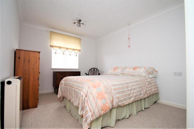 bed 2.jpg