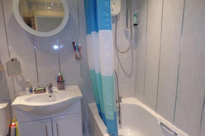 Bathroom/w.c 