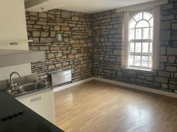 2 bed Apartment for sale Image 4