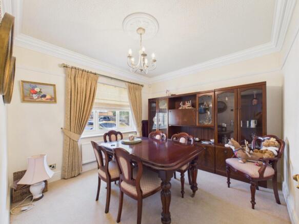 4 bed Detached for sale Image 6