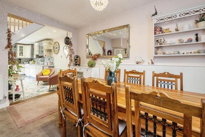 3 bed Terraced for sale Image 7