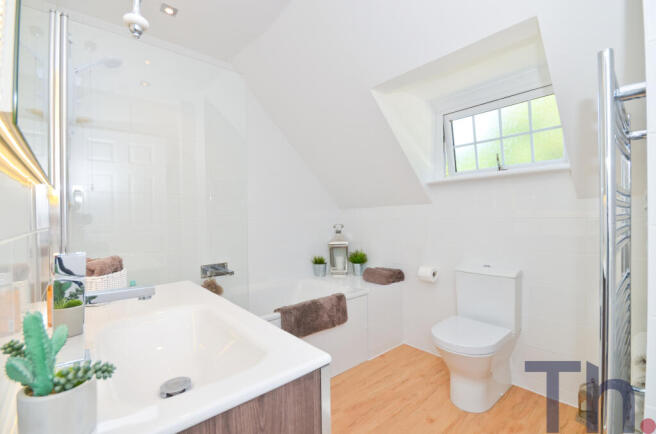 Family Bathroom.JPG