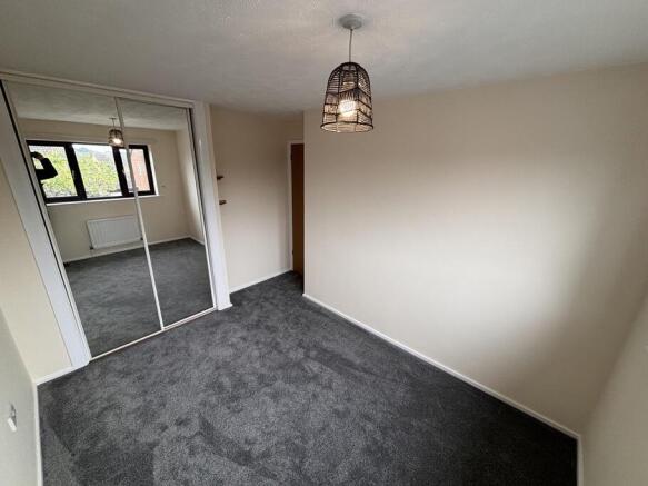 3 bed Semi-Detached to rent Image 6