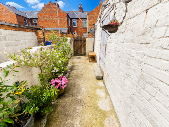 2 bed Terraced for sale Image 9