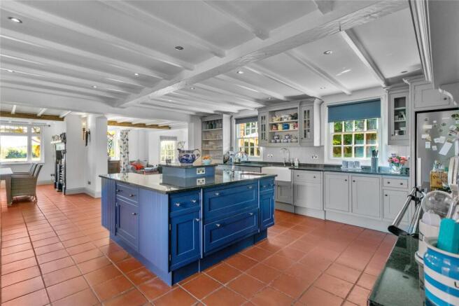 7 bed Detached for sale Image 6