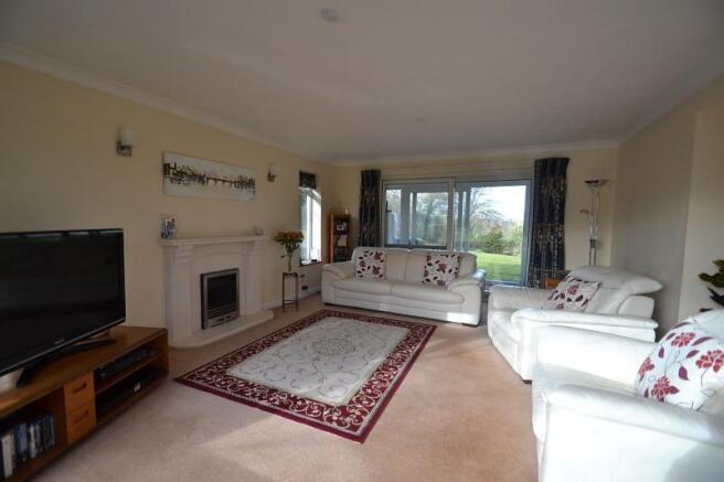Sitting/Dining Room