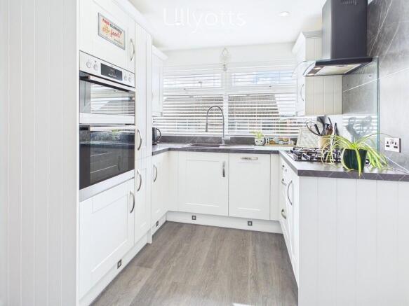 2 bed Semi-Detached Bungalow for sale Image 7