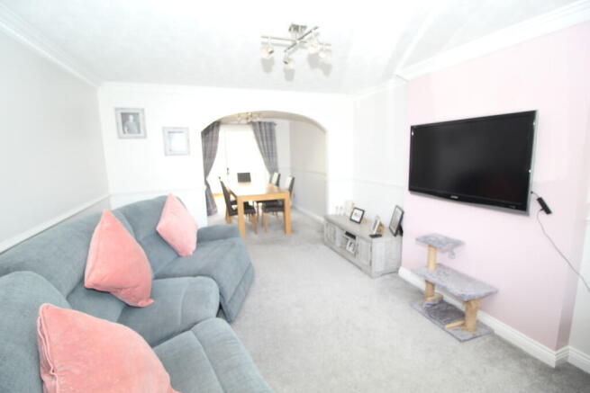 4 bed Detached for sale Image 7