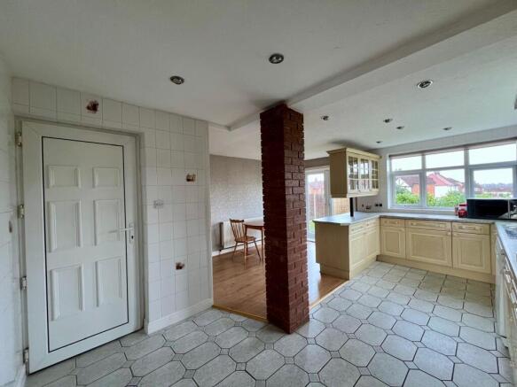 KITCHEN2.jpeg