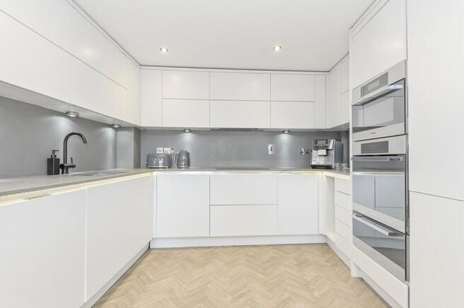 2 bed Apartment for sale Image 7