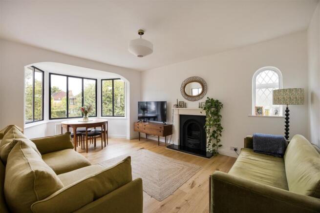 Forest Court, E11
