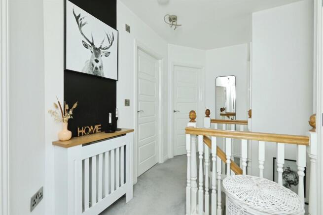 4 bed Detached for sale Image 10