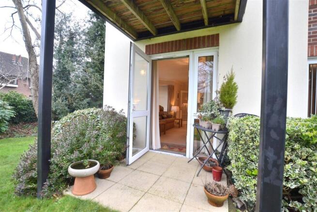 Patio 1.JPG