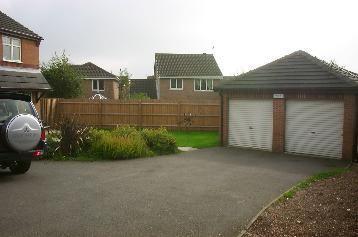 DRIVEWAY/GARAGES