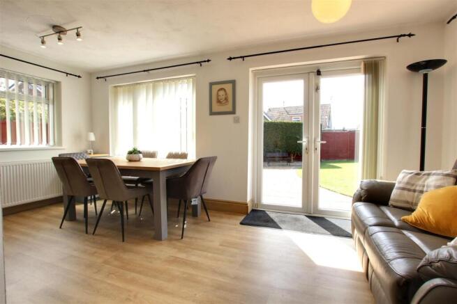 3 bed Semi-Detached for sale Image 8