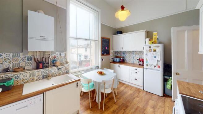 Flat-2-Clyde-House-Kitchen.jpg