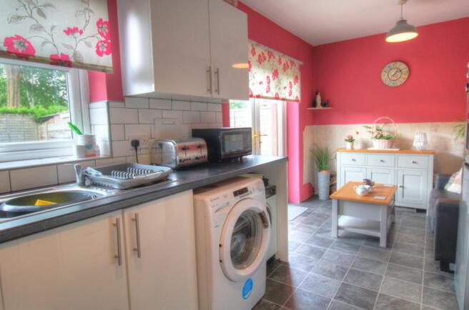 Kitchen Diner 3