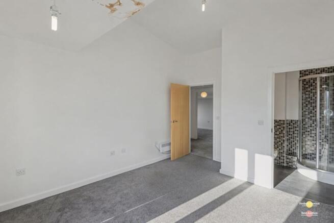 2 bed Apartment for sale Image 12