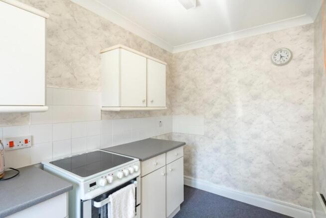 2 bed Apartment for sale Image 4