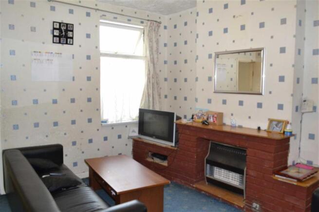 REAR SITTING ROOM