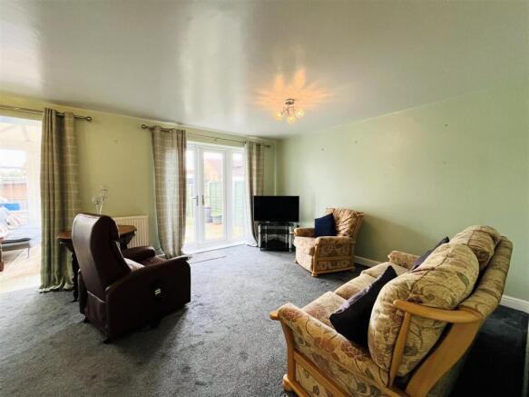 1 bed Semi-Detached Bungalow for sale Image 5
