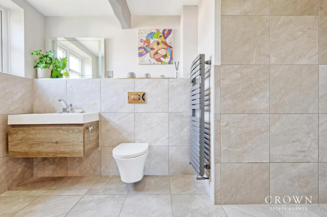 En-Suite to Master Bedroom