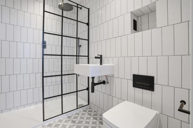 2 bed Apartment for sale Image 8