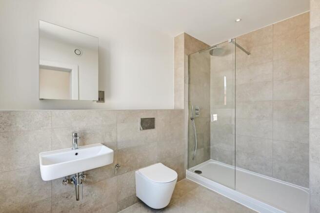 3 bed Flat to rent Image 8