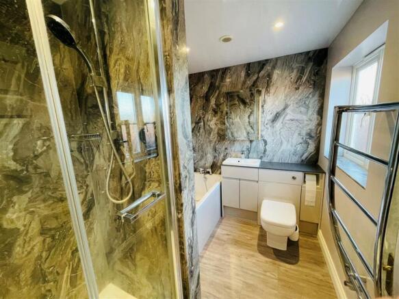 1belvbathroom.jpg